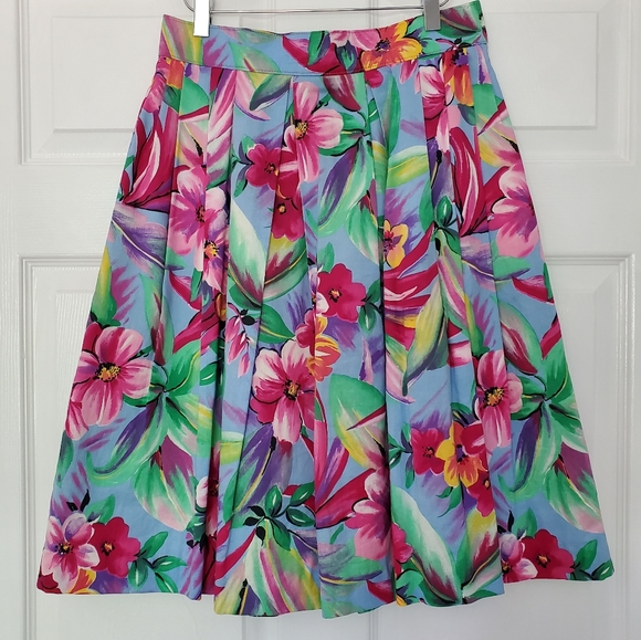 VINTAGE Large Pleat Floral Skirt - Picture 5 of 11